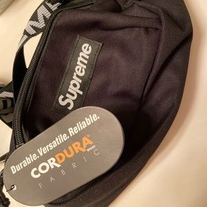 Supreme ss18 shoulder bag